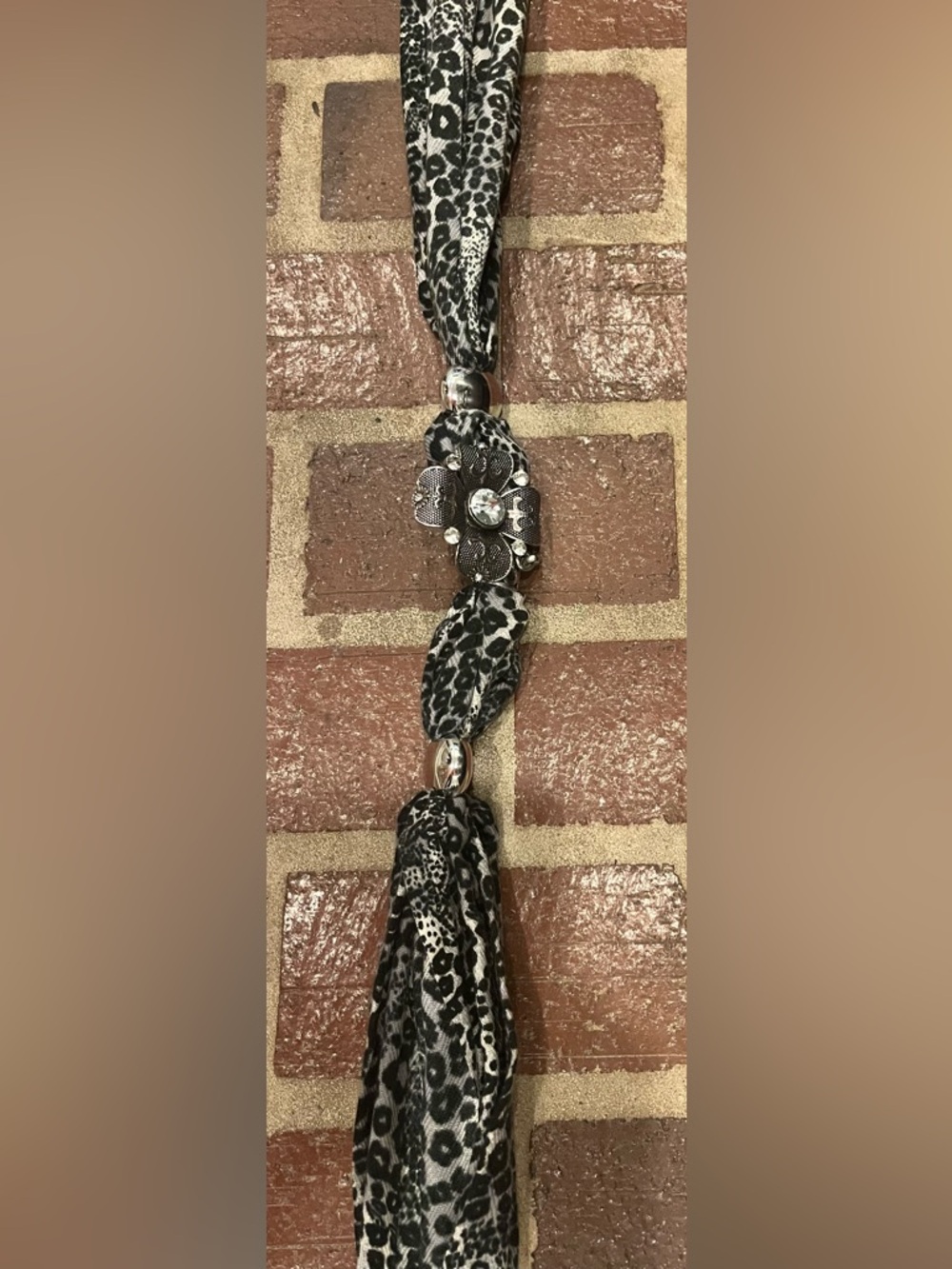 NWOT Ladies B&W Print 75” Scarf Silver & Rhinestones - Picture 11 of 12